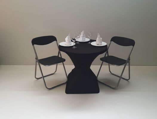 Μαύρο εφαρμοστό κάλυμμα για τραπεζάκι 80εκ.